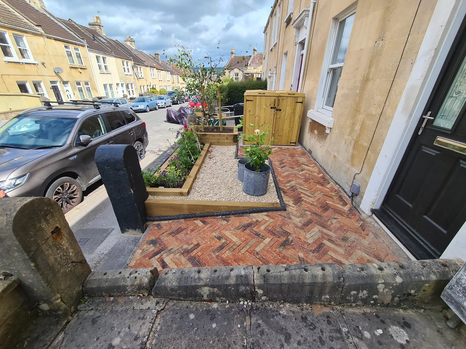 Cottage Front Garden & Fencing – photo 3